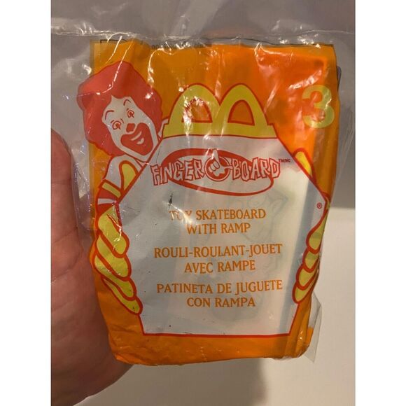 McDonalds 2000 Finger Board Toy Skateboard with Ramp #3 Happy Meal Toy - Picture 3 of 5